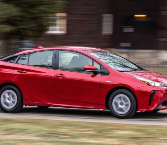 Toyota Prius та Honda Civic очолили рейтинг найкращих японських авто