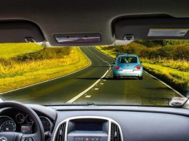 Розкрито секретну функцію сонцезахисних козирків в автомобілі, про яку мало хто знає