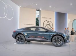 Справжній трансформер: Audi показала електричний кросовер Activesphere, що стає пікапом