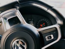 Аварія чи штраф вас влаштує. Що категорично заборонено робити за кермом автомобіля