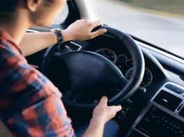 Експерти назвали проблеми, з якими стикаються автовласники, якщо вчасно не замінити свічки запалювання