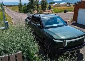 Rivian повернув покупцю повну вартість R1T після року володіння