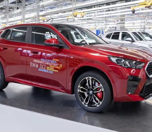 Почалося виробництво міні-версії BMW V6