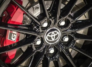 Toyota встановила рекорд продажу та виробництва у жовтні