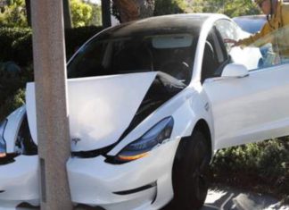 У США хочуть заборонити експортувати биті електромобілі в Україну