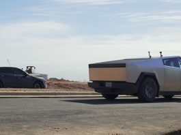 Tesla Cybertruck обігнав Lamborghini Urus в драг-рейсінгу