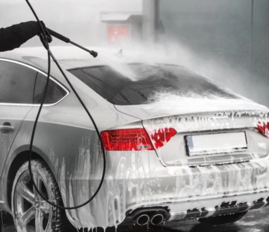 У зимовий час автомобілю потрібне миття набагато частіше, ніж влітку: стали відомі причини