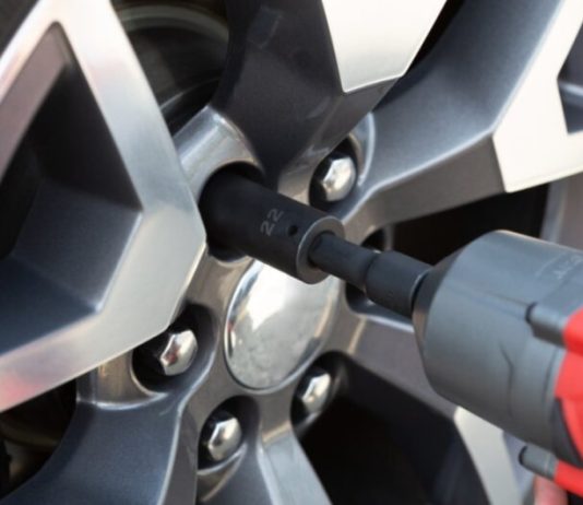 Чому взимку краще відмовитись від литих дисків: експерти назвали три причини