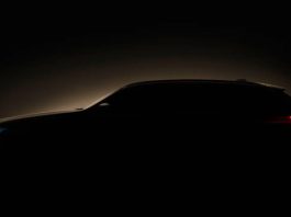 Електричний універсал BMW попався на камеру