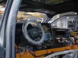 Ford показав на відео процес збирання електричного пікапа F-150 Lightning