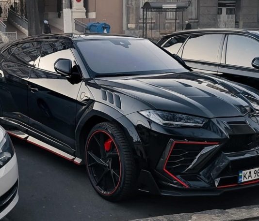 В Україні помітили унікальний кросовер Lamborghini вартістю близько 15 млн грн (Фото)