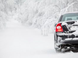 Експерти розповіли, як правильно їздити у снігопад