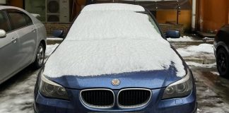 Один из 428 рідкісних седанів BMW з 500-сильним мотором помітили у Києві