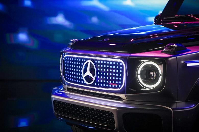 Функція G-Turn дозволяє Mercedes-Benz EQG обертатися на місці на 720 градусів