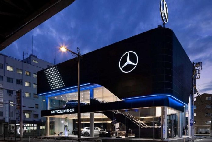 Mercedes-Benz виставив на торги усі німецькі автосалони