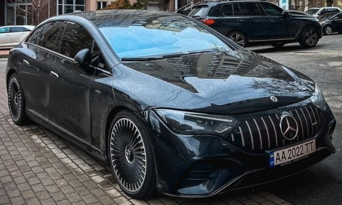 В Україні земечений потужний спорткар Mercedes на електротязі за 3,8 млн грн