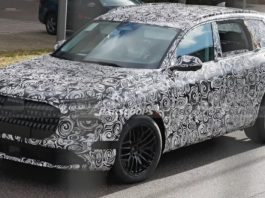 «Заряджена» версія кросовера Audi SQ9 потрапила в об’єктиви камер під час тестів "Заряджена" версія кросовера Audi Q9 потрапила до об'єктивів камер під час тестів