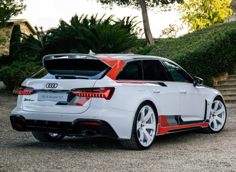 Audi вивела на ринок найбільш швидкісний універсал у світі
