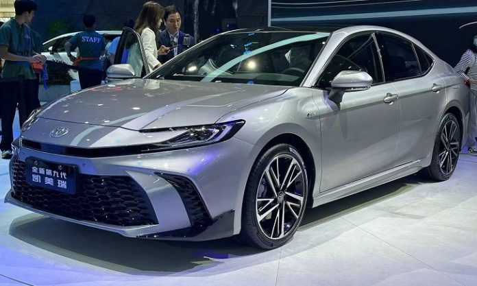 Нова Toyota Camry XV80 дебютує на авторинку 6 березня