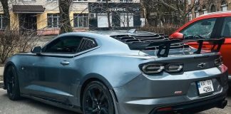 У Києві помічено культового американського спорткара Chevrolet Camaro SS