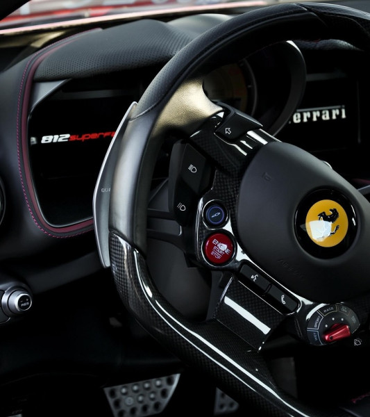 В Україні помічено швидкісний Ferrari 812 Superfast з 800-сильним двигуном V12
