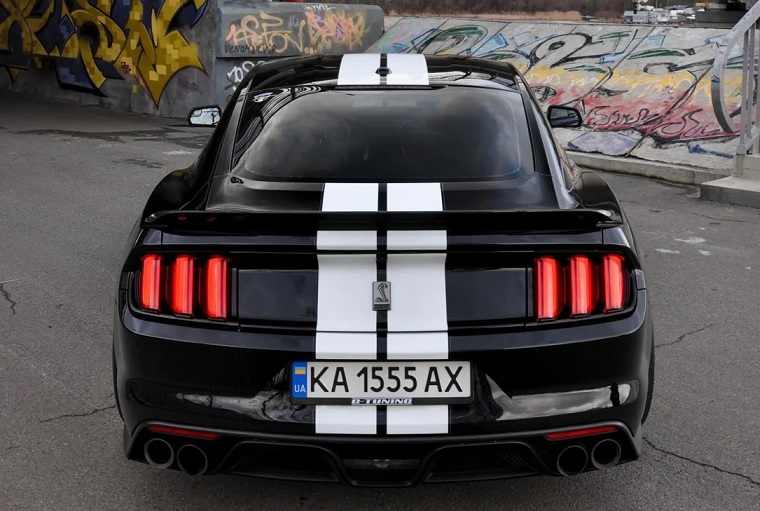 Рідкісний 500-сильний Mustang Shelby GT350 помічений на дорогах Києва