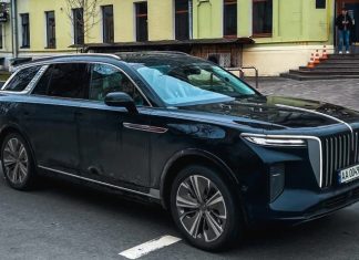 На вулицях Києва помічено китайський аналог Rolls-Royce Cullinan на електротязі На вулицях Києва помічено китайський аналог Rolls-Royce на електротязі