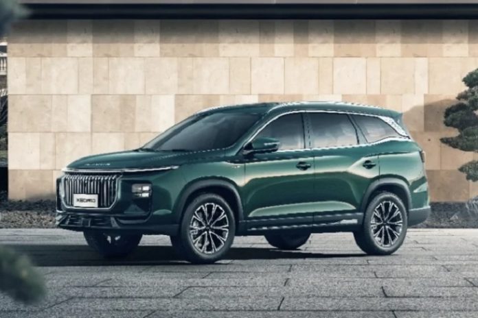 Chery представила недорогий сімейний кросовер із містким багажником