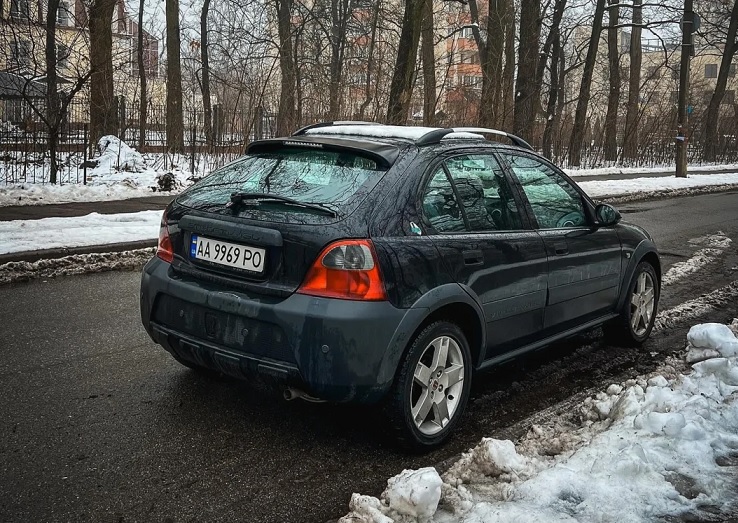 У столиці України помічено рідкісного британського кросовера Rover Streetwise