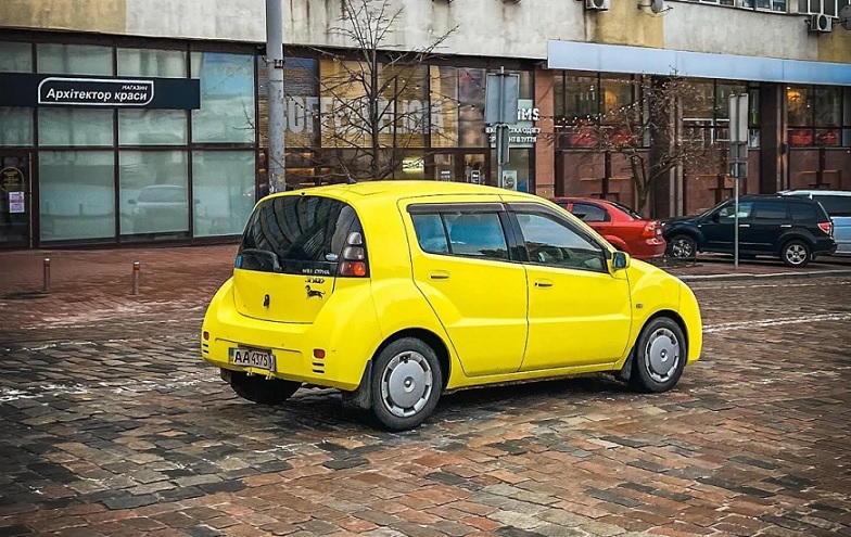 У Києві помічено маловідому "експериментальну" Toyota