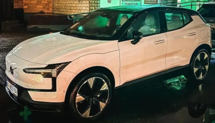 У Києві помічено найновіший бюджетний електрокросовер Volvo EX30