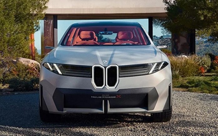 Новий електрокросовер BMW Vision X показали за день до презентації