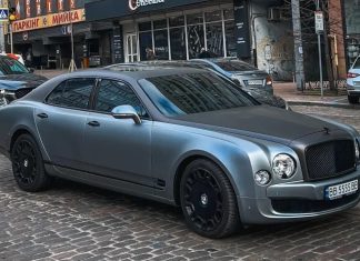 У Києві помічено рідкісний для українського авторинку седан Bentley Mulsanne