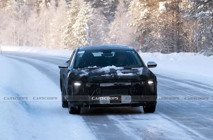 Kia Motors готує до прем'єри недорогого конкурента Octavia та Corolla