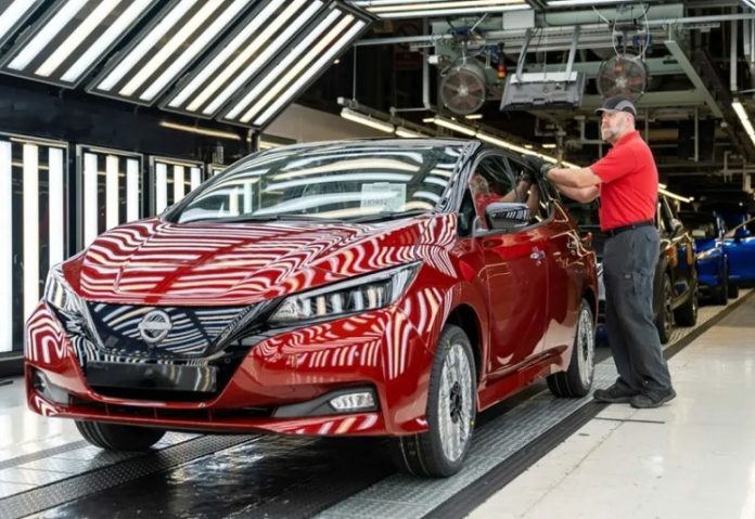 Nissan зняв із виробництва в Європі популярну модель Leaf