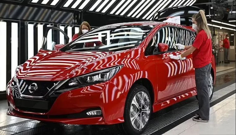 Nissan зняв із виробництва в Європі популярну модель Leaf