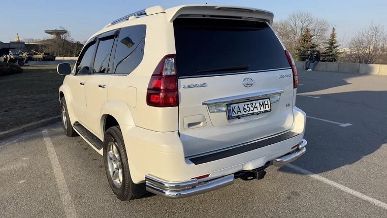 У Києві виявили "капсулу часу" Lexus GX 470