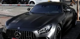 На вулицях Києва помічено рідкісний 585-сильний суперкар Mercedes-AMG