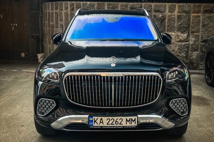 В Киеве замечен 557-сильный кроссовер Maybach GLS модельного ряда 2024 года