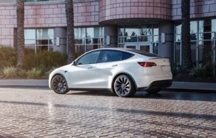 Tesla представила комерційний електрокар Model Y з 2158-літровим вантажним відсіком