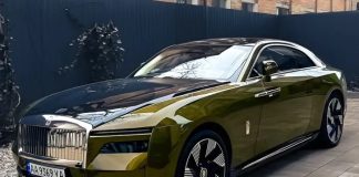 В Україну прибув перший Rolls-Royce Spectre на електричній тязі