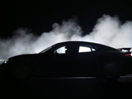 Найдинамічніший Porsche Taycan готовий до дебюту: нове зображення