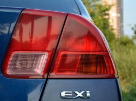 В Україні водіїв авто каратимуть за поворотники: роз’яснення