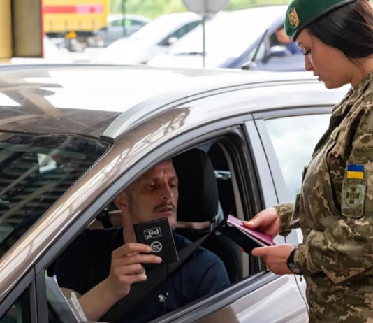 В Україні деяким водіям непотрібний військовий квиток В Україні деяким водіям непотрібний військовий квиток