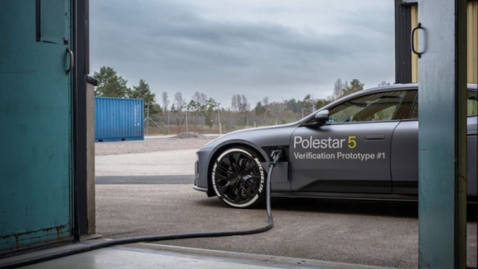 Polestar представила електромобіль із надшвидкісною зарядкою