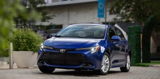 Компанія Toyota представила оновлену Corolla 2025 року