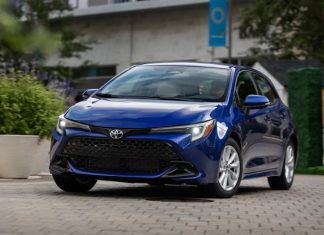 Компанія Toyota представила оновлену Corolla 2025 року
