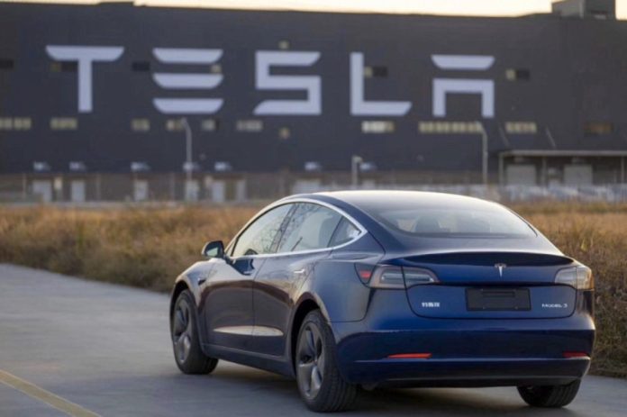 Tesla має намір брати з власників Model Y до 2000 доларів за розблокування прихованого діапазону ходу