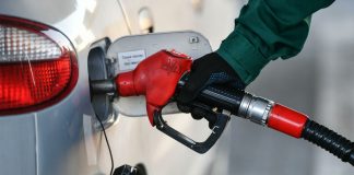 Експерт з'ясував, чи безпечно повністю заправляти бак автомобіля