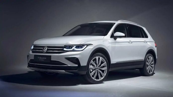 Нові Volkswagen Golf, Passat та Tiguan не відмовляться від ДВЗ і зможуть проїжджати більше чистою електрикою